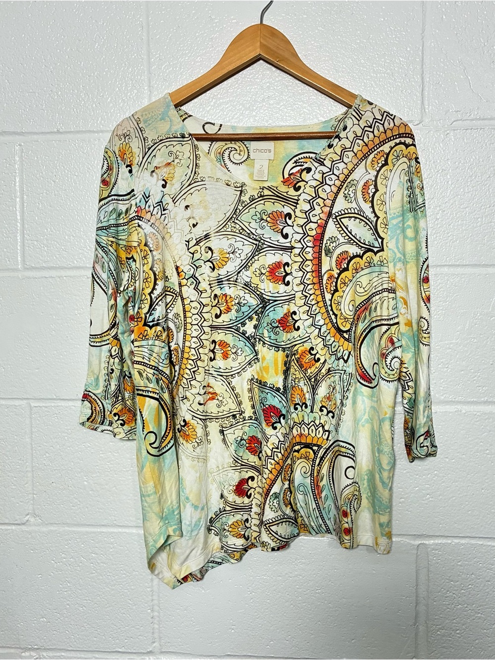 Chicos floral paisley asymmetrical hem top